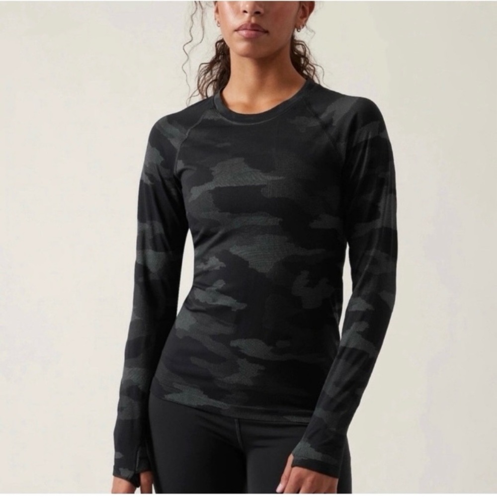Women’s Athleta long sleeve